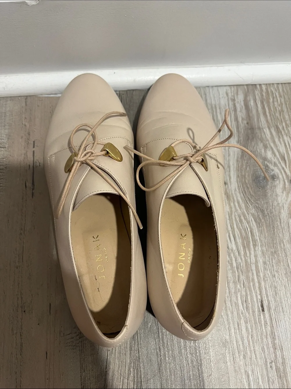 Cream Leather Lace-Up Derby Flats with Gold Accents Size 39 or 8.5